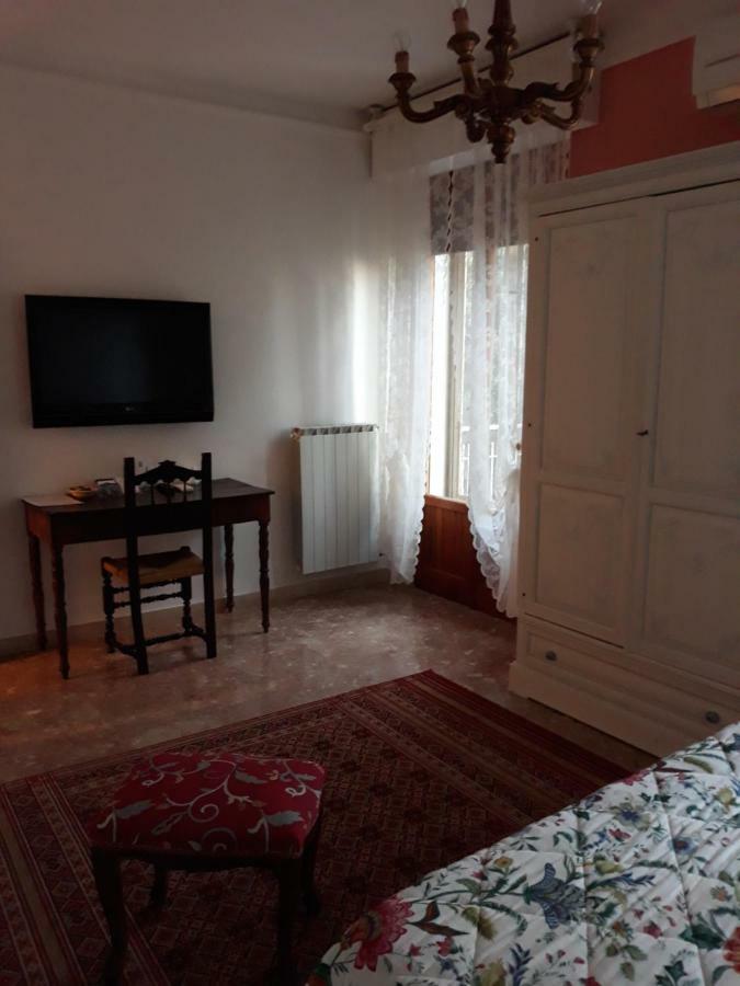Готель Antica Casa Di Famiglia Кастільйоне-дель-Лаго Екстер'єр фото